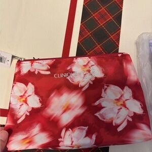 NWTClinique Red Floral Women's Bag